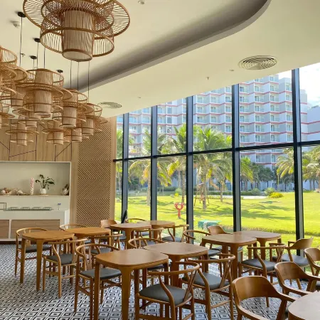 Cam Ranh Beach Resort – 5 Mins to Airport