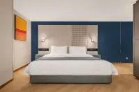 Lanuo Hotel (Chaozhou Ancient City People’s Square Store) - Mountain view