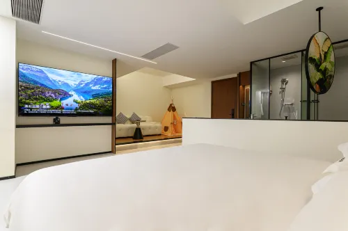 Residence by the Sea · Spacious Balcony(Shantou MixC Longyan South Road Food Street)