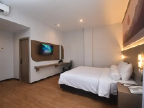 Front One Luxe Hotel Solo Hotels in Jebres