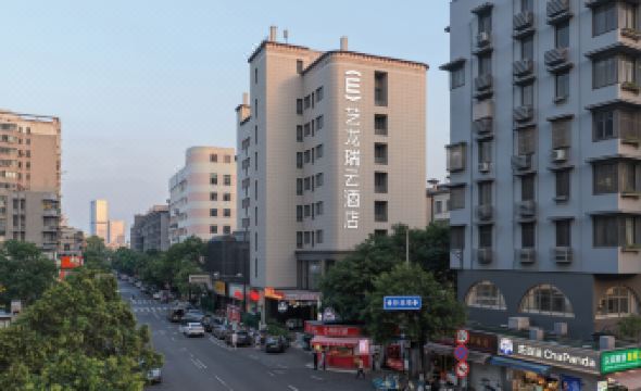 Yilong Ruiyun Hotel (Nanjing Xinjiekou Deji Plaza)
