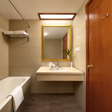 Shanghai Nanquan Hotel (Lujiazui Tangqiao Metro Station Branch)