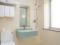 Shuili Business Hotel (Changchun Railway Station Shengli Park) Hotels in Changchun