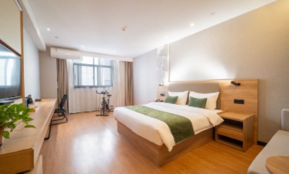 GreenTree Hotel (Zhongbei college store, Danyang glasses Industrial Park)