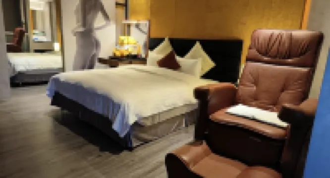 웨이 펑칭 모텔 (타이난)  호텔