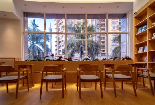 ORIENTAL WHOLEHEARTEDL HOTEL Отели рядом с достопримечательностью «TIT Creative Park»