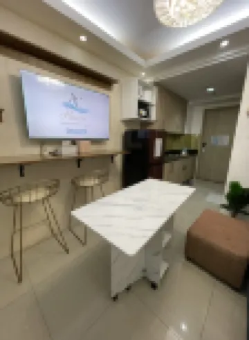 1 BR Condo Unit with Balcony 12th Floor | Pool View near MOA