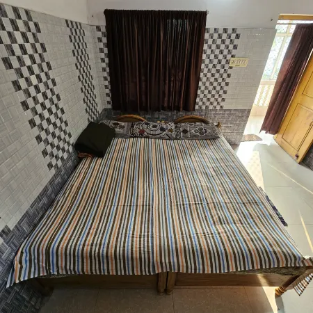 Jolly Homes - 400 Mtrs from ISKCON