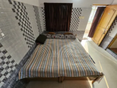 Jolly Homes - 400 Mtrs from ISKCON