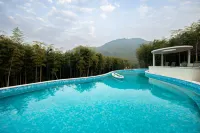 Zhuyun Yunhai Villa Homestay (Yunshang Grassland) - เปิดใหม่