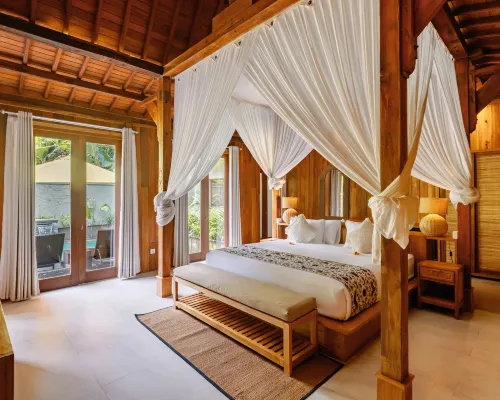Puri Payogan Villa Hotels near Mozaic Restaurant