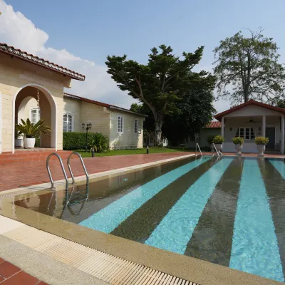La Villa des Chien Hotels near Khao Chee Chan
