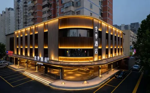 JI Hotel (Tangshan Zunhua Kaiyuan Guoji) - parking