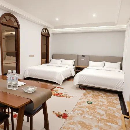 Chanchan Inn (Leshan Giant Buddha · Zhanggongqiao Food Street Branch)