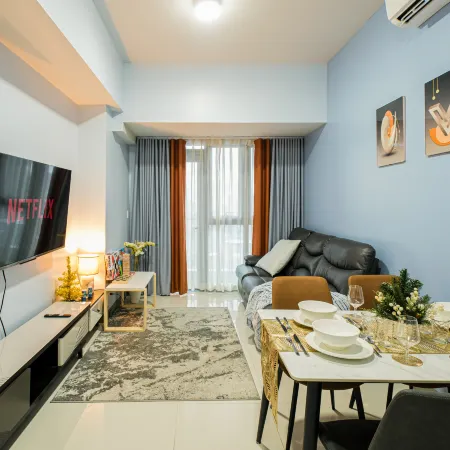 2BR Uptown BGC-33Floor view and near Malls and Restos