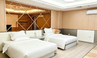 Lezhong Huyu Apartment (Shaoguan The History East Street Fengcai Building)