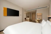 7Days Inn Hotel (WeiShan Ancient City Weishan Station)