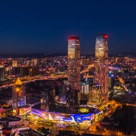 Huali Time · Scenic View Audio Boutique Stay (Kunming Railway Station Xishan Wanda Plaza)