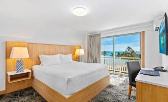 Airlie Beach Hotel
