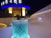 暉廷雲居高空泳池度假酒店（西雙版納景洪告莊西雙景星光夜市店） - 酒吧