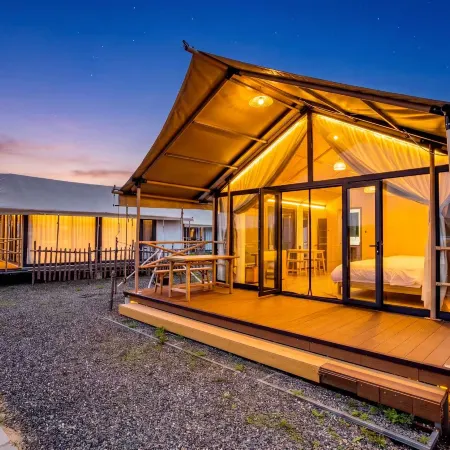 Jiuyue Luxury Boutique Stay (Saihanba Yudaokou Grassland Scenic Area)