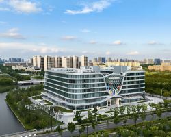 THE ARK HOUSE HOTEL opens