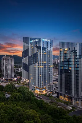 Hanting Hotel Yibin Cuiping Liubeichi Park - 2성급