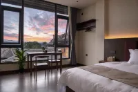 Yard · View Sunset Sea of Clouds Late Return Mountain Lodge (Manghong Xilan Huashu) - Park Yeri