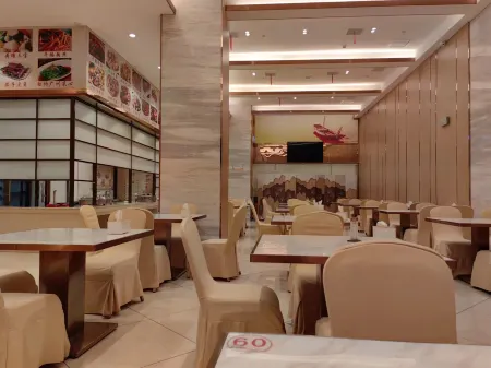 Vienna International Hotel (Wuhan Yangsi Port Yangtze River Bridge) Отели рядом с достопримечательностью «Hubei University of Traditional Chinese Medicine»