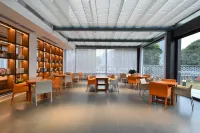 Julong Town Resort Hotel (Yulong River Store, Shili Gallery, Yangshuo)