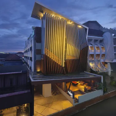 峇里島南庫塔萬楓酒店 鄰近傑爾曼海灘（Jerman Beach）的酒店