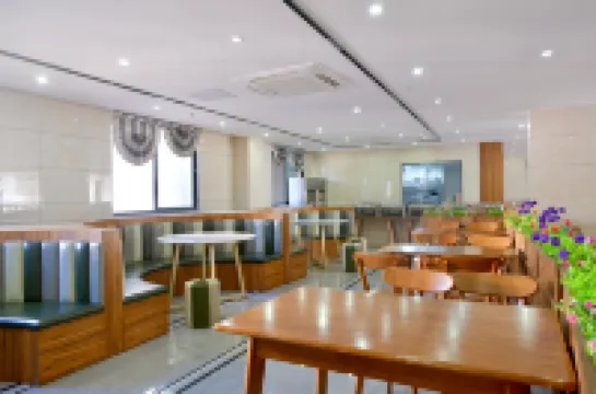 Rongda Nanwan Hotel (Xincun Town Monkey Island Branch)