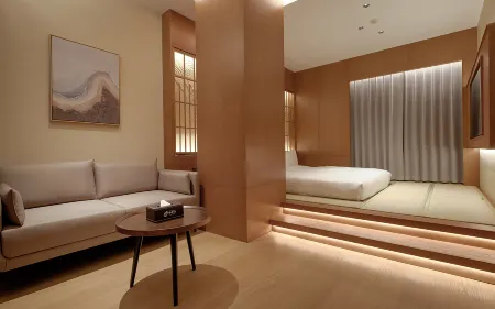 Brilliant Tang Dishui Lake Hot Spring Hotel