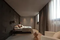 Nazhu Sky Courtyard Designer Snow Mountain View Homestay (Lijiang City Rizhao Jinshan Branch) - parking