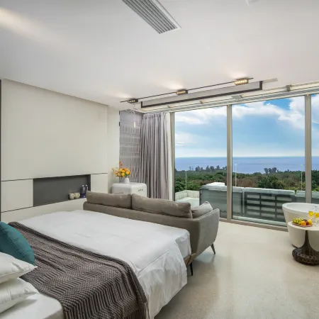 Yi'an jiujianhai Homestay (Weizhou Island Colorful Beach Branch)