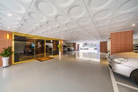 Brown Dot Hotel Geomdan