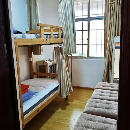 Jinghong Kelinan Langziying Youth Hostel