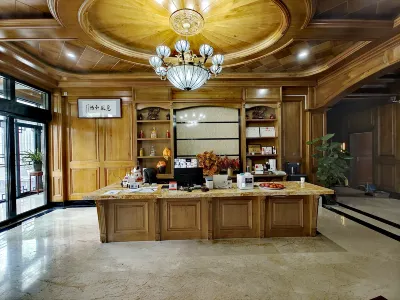 Dchinsenka Sanju Hotels in Deqin