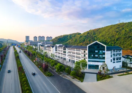 Yunshan Meilu Boutique Hotel Отели рядом с достопримечательностью «Cedar Lake Scenic Area»