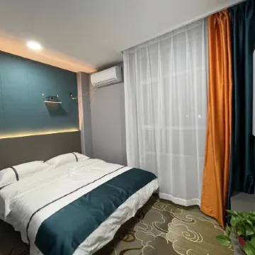 Dehui Binyue Business Hotel
