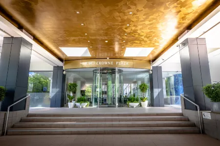 Crowne Plaza Canberra Отели рядом с достопримечательностью «Австралийский военный мемориал»