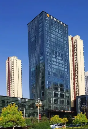 Yulin Shengli Hotel Отели рядом с достопримечательностью «Hong Shi Xia»