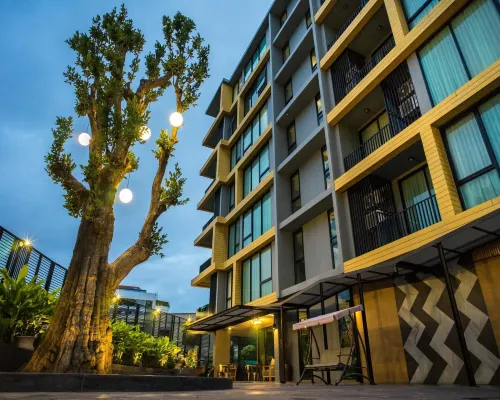 Sanae' Hotel Nimman Hotels near Infinity Club