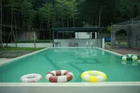 MOMENTO - สระว่ายน้ำแบบอินฟินิตี้