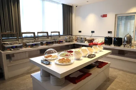 Qingyuan Jincheng Hotel