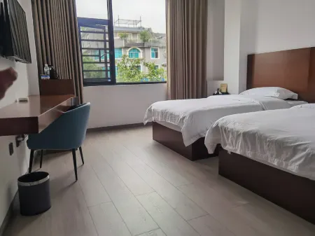 Rain City Express Hotel Отели в г. Лунлинь