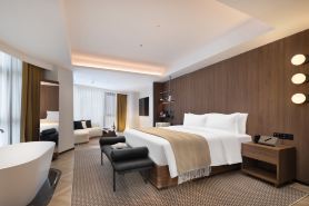 Huaya Yunman Hotel (Tianlun Food Street)