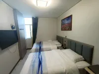 Bianchui Xiaozhen Yizhan Hostel