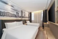 Waiting Hotel (Shanghai People's Square Changzheng Hospital Branch) Hotels near Xujiahui Business Circle