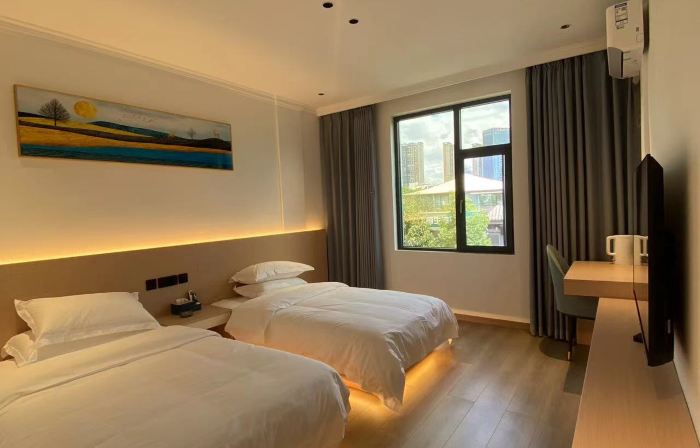 Maitreya Ruixiang Hotel